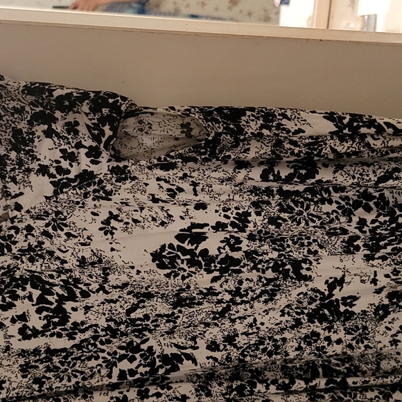 Soft Flowy Modest Cold Shoulder Sheath Dress with Side Slits - Picture 3 of 4